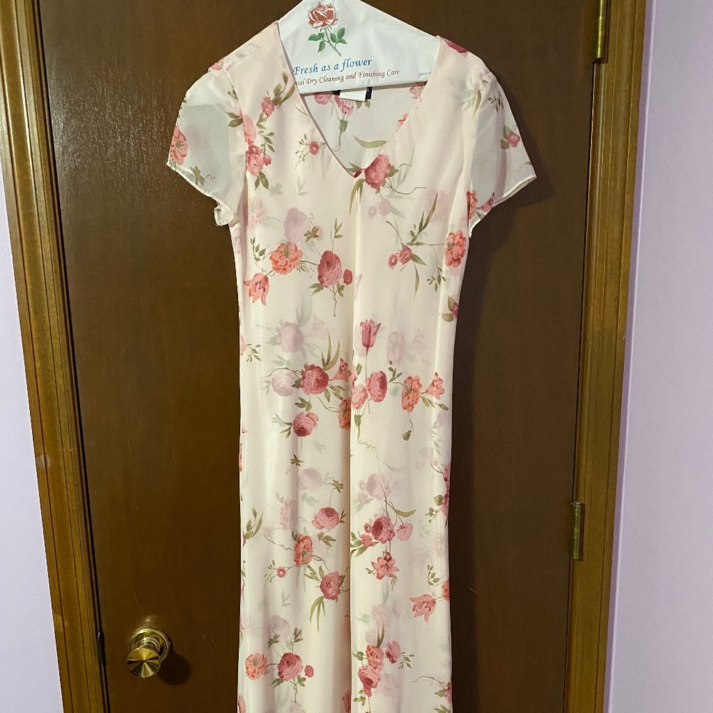 dresses - Picture 5 of 5